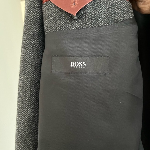 Hugo Boss herringbone topcoat. 42R - Picture 4 of 7